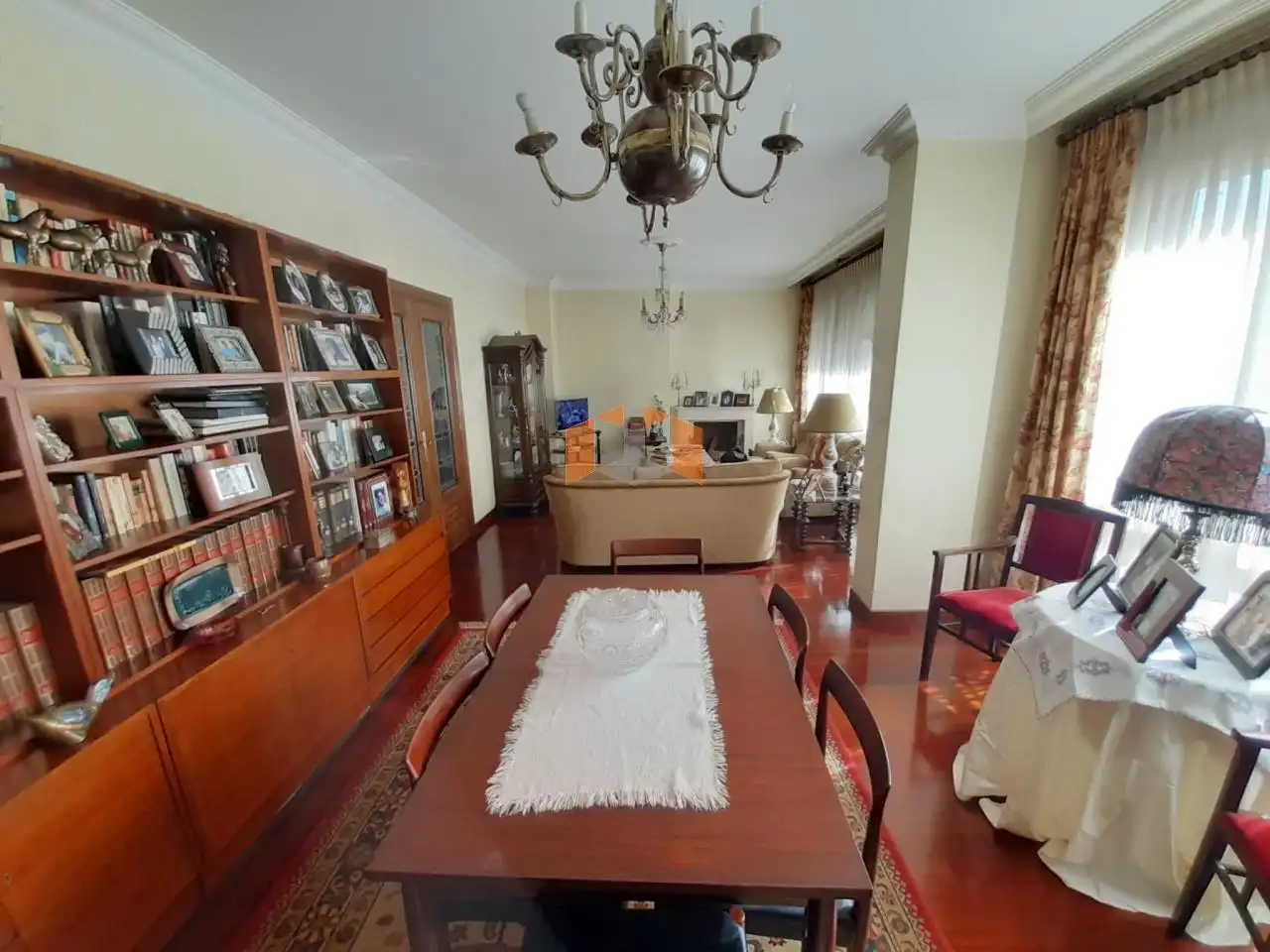 Comedor de Piso en venta en Vigo  con Calefacción, Parquet y Trastero