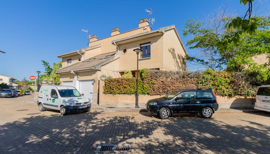 Foto 1 de Casa adosada en venta en Olaz - Calle las Eras, 12, Sarriguren, Navarra