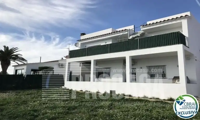 Vista exterior de Casa o xalet en venda en Roses amb Aire condicionat, Calefacció i Terrassa