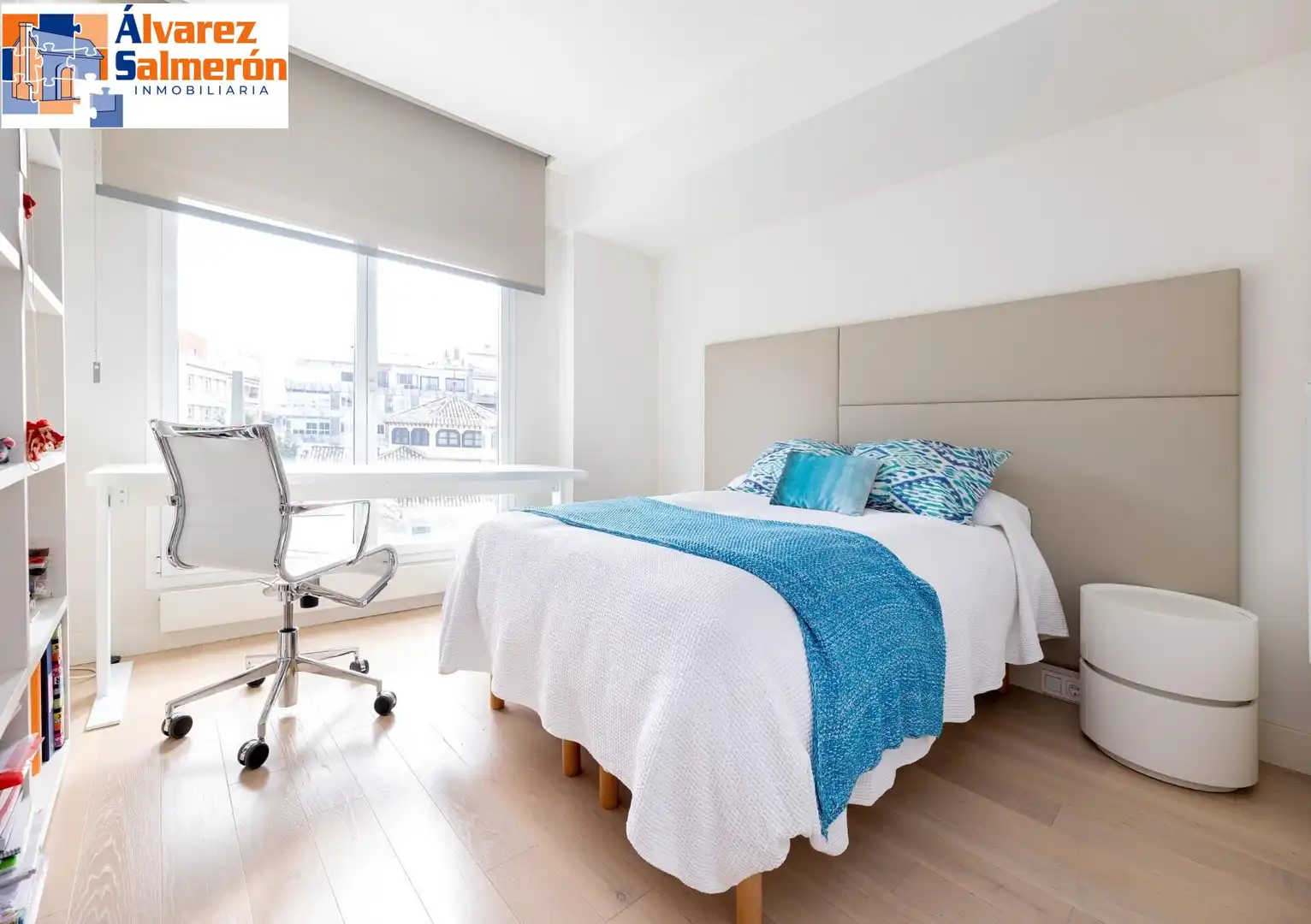 Bedroom of Flat for sale in Granada  with Air Conditioner