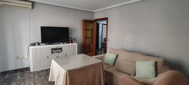 Piso en Venta en Calle Escultor Martínez Montañés, 0S en San Gonzalo