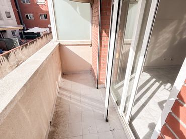 Pis amb balcó en venda a Parets del Vallès