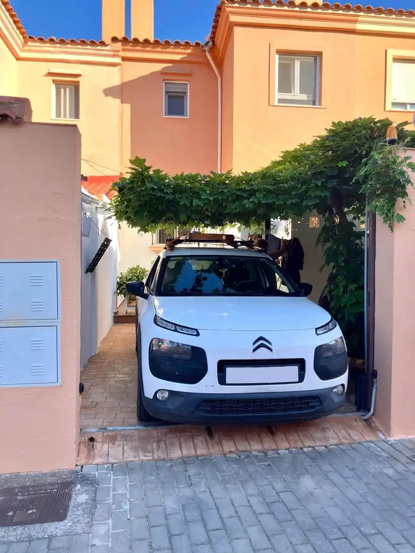 Aparcament de Casa adosada en venda en Puerto Real amb Aire condicionat, Jardí privat i Terrassa