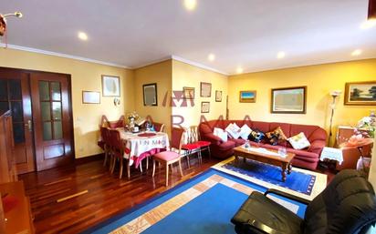 Sala d'estar de Pis en venda en Camargo amb Terrassa