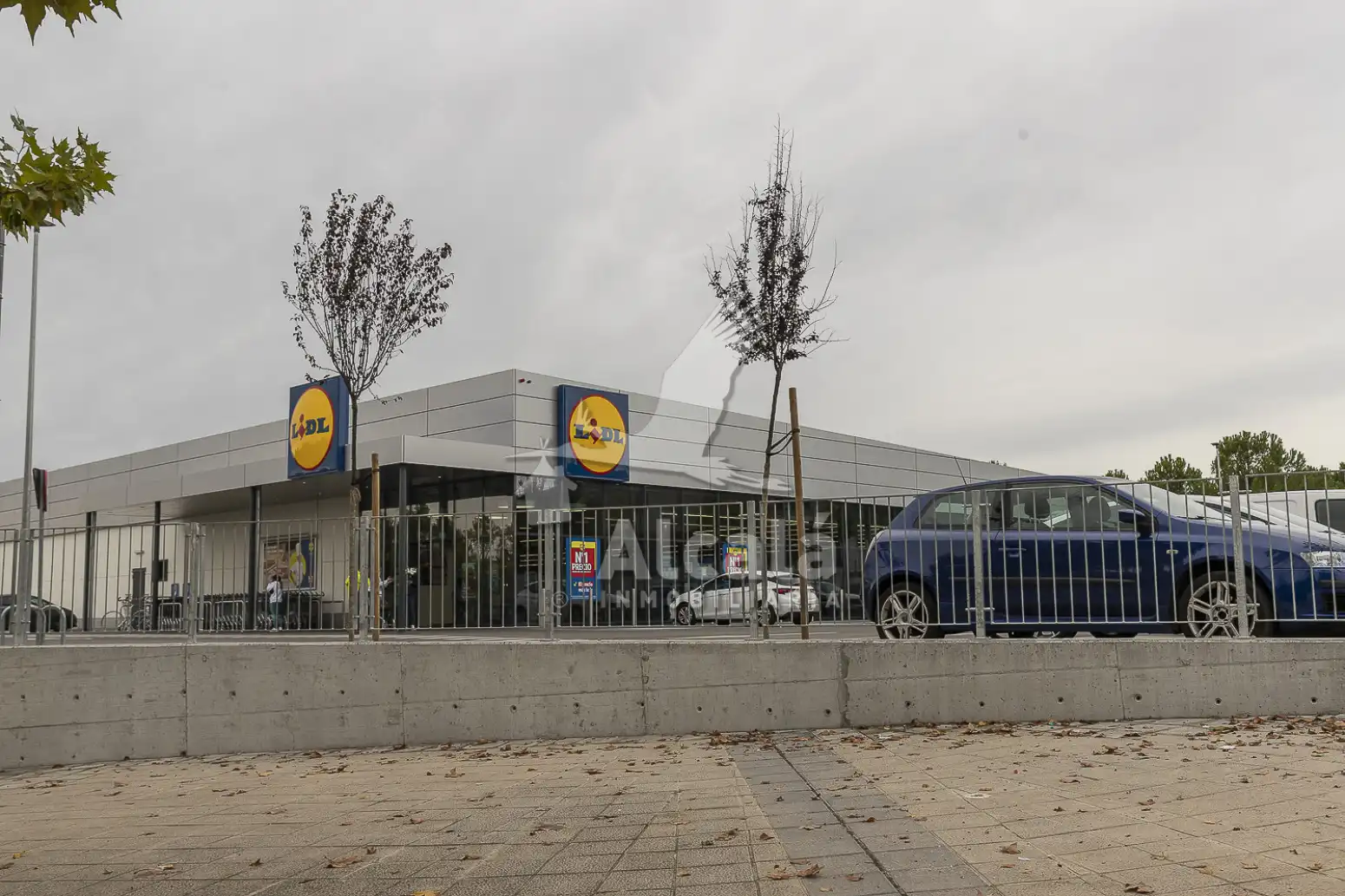Außenansicht von Wohnung zum Verkauf in Villalbilla mit Klimaanlage, Heizung und Terrasse