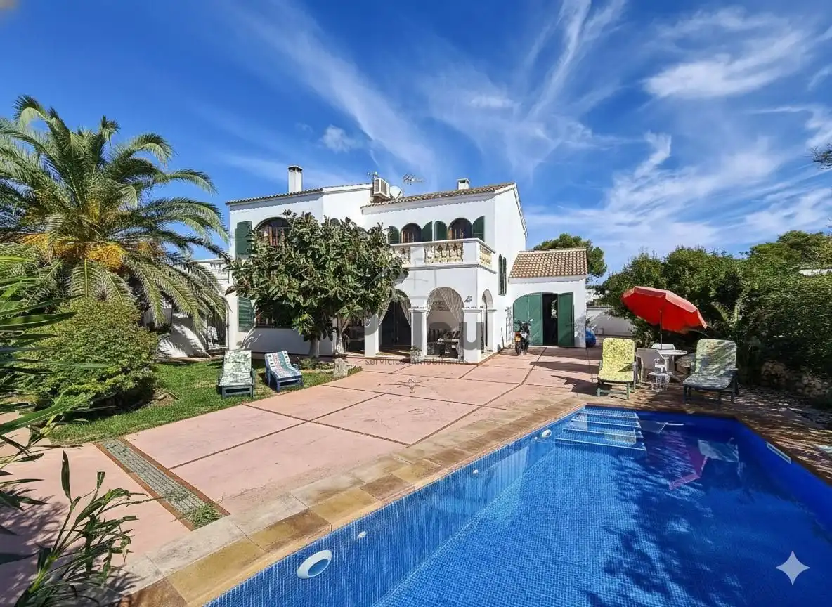 Casa amb piscina en venda a Cala Blanca