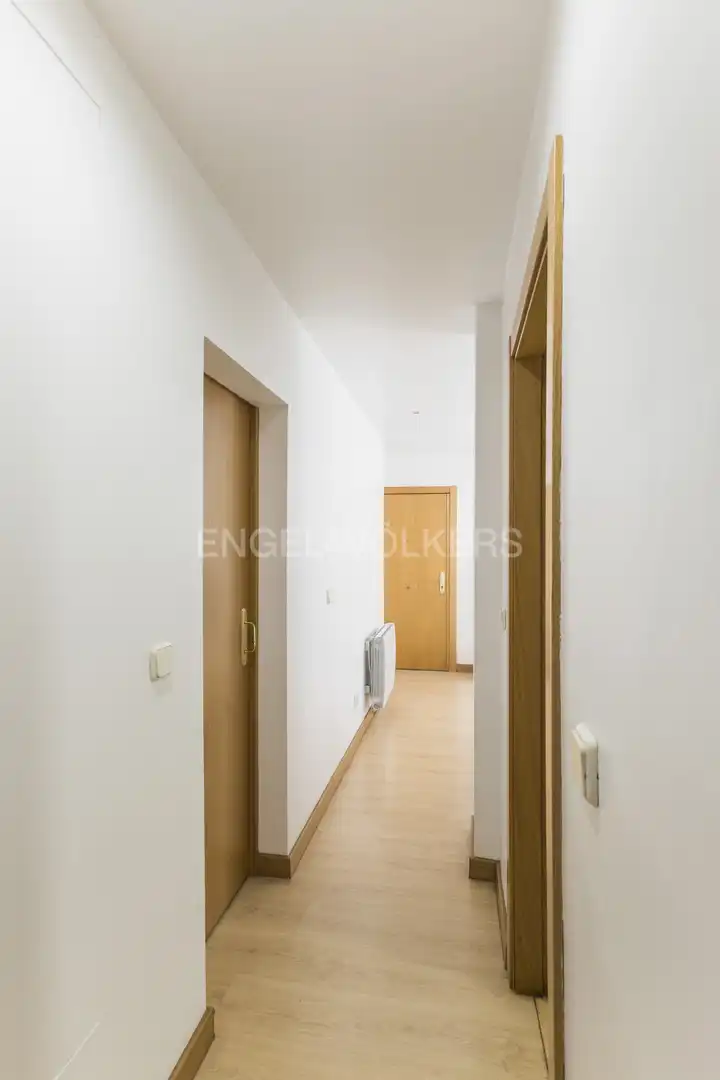 Flat for rent in Madrid  with Air Conditioner, Heating and Furnished