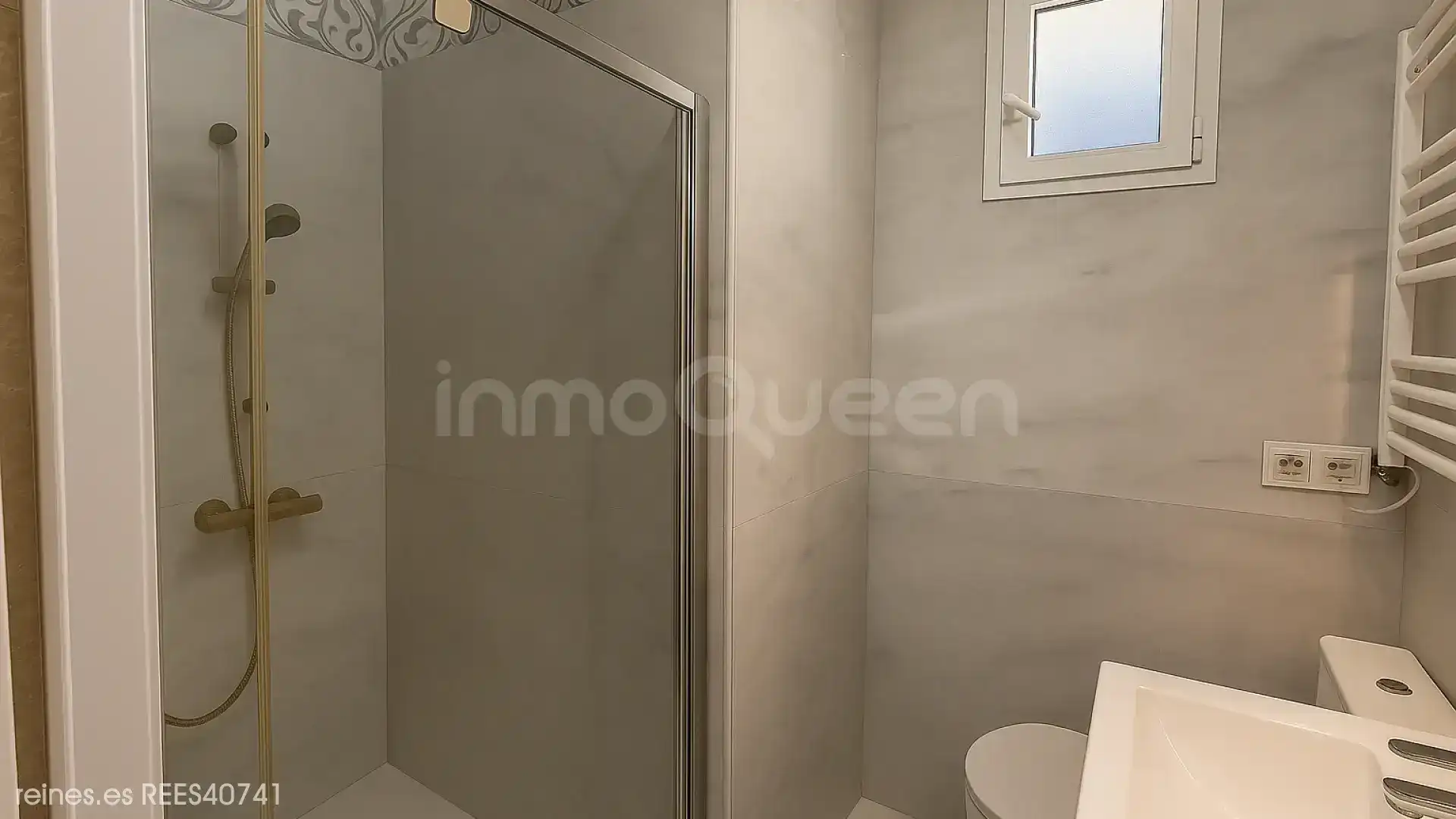 Bany de Apartament de lloguer en Madrid amb Calefacció i Moblat