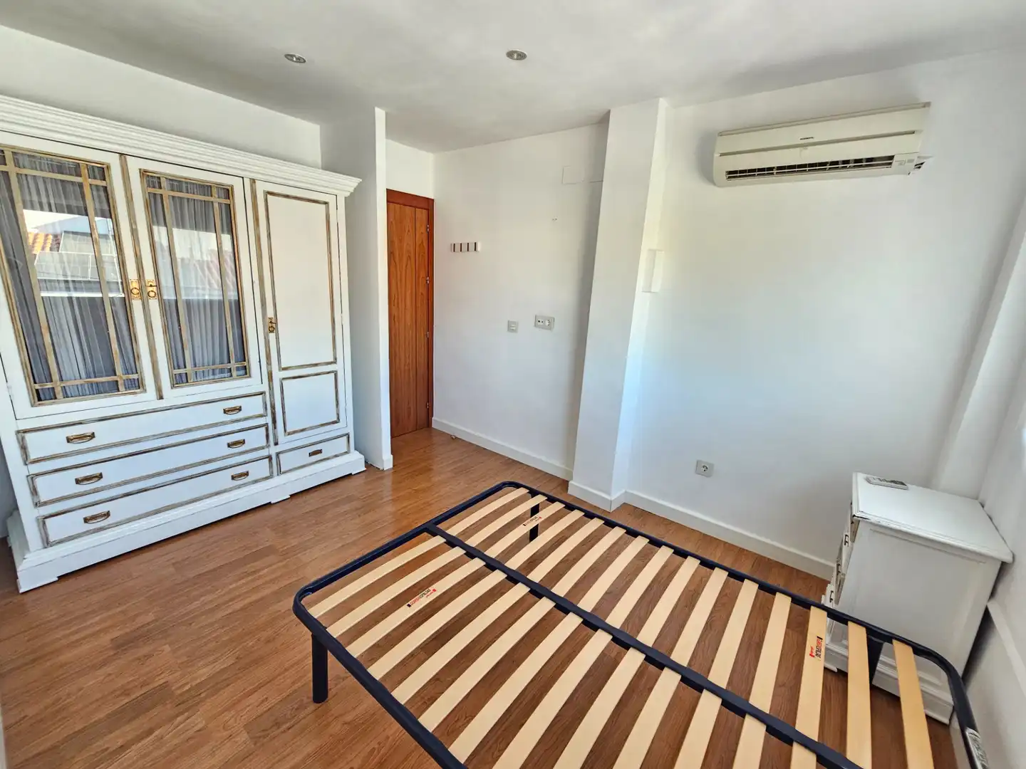 Habitación de Casa adosada en venta en Ogíjares con Aire acondicionado, Trastero y Amueblado
