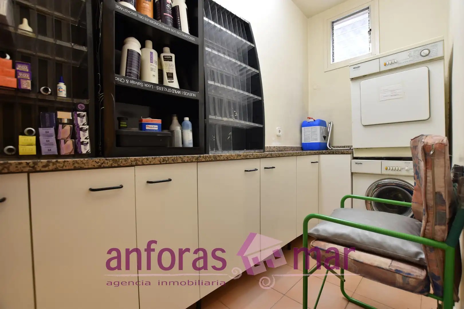 Local de lloguer en Torredembarra amb Aire condicionat, Calefacció i Moblat