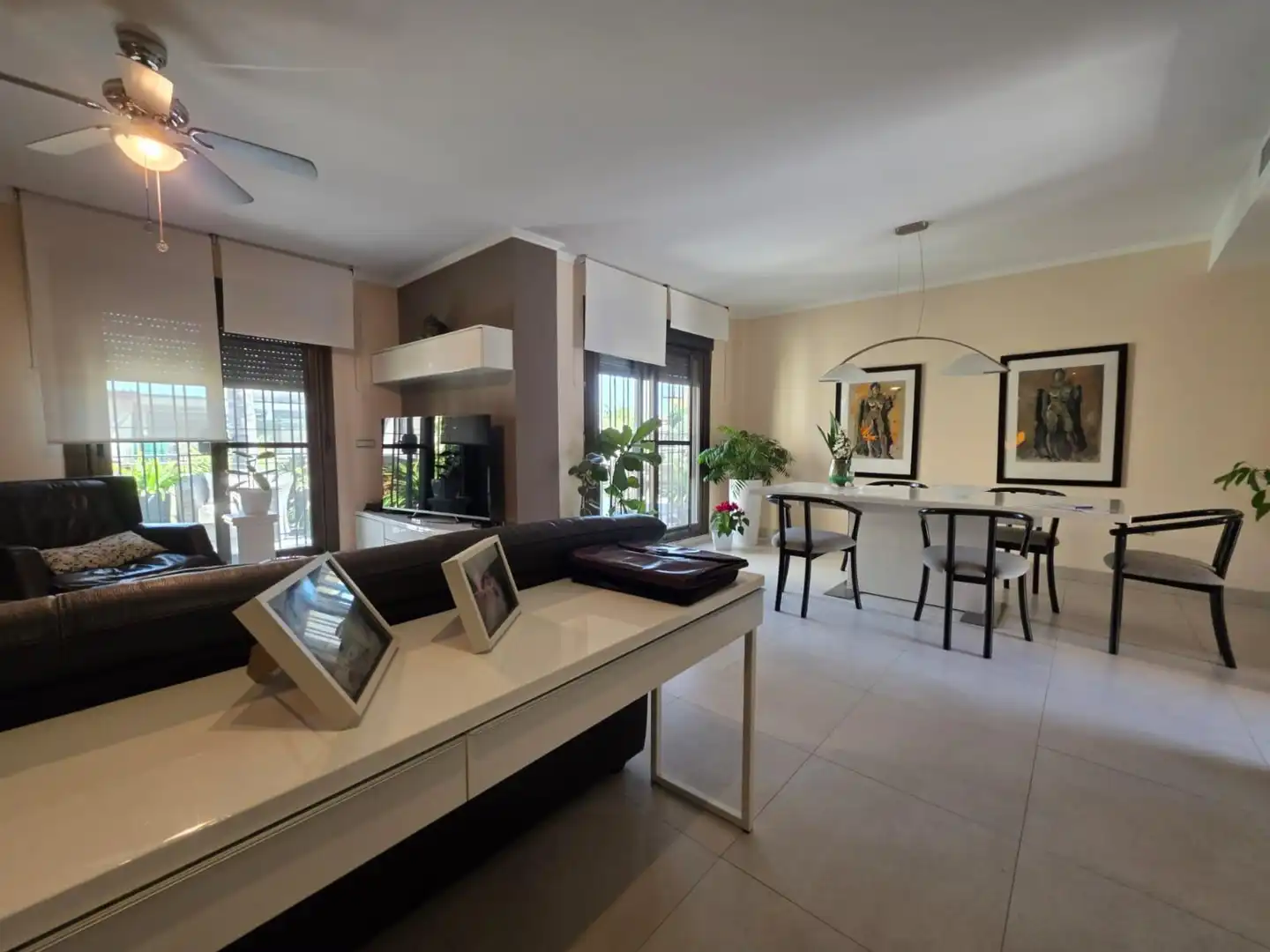 Sala de estar de Casa o chalet en venta en Algeciras con Aire acondicionado, Jardín privado y Terraza