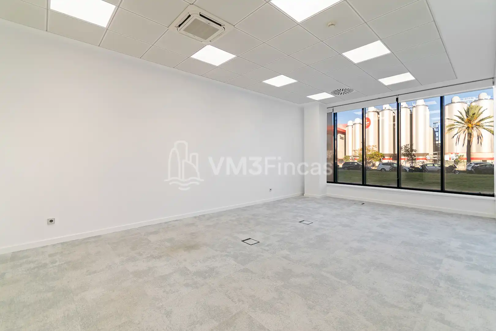 Büro zur Miete in El Prat de Llobregat mit Klimaanlage, Heizung und Terrasse