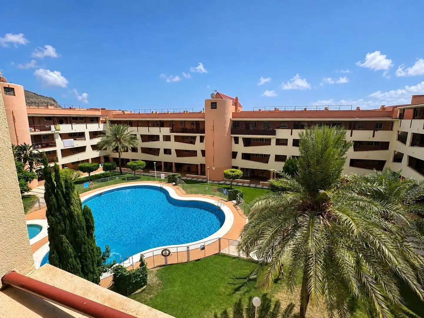 Piscina de Piso en venta en Roquetas de Mar con Jardín privado, Terraza y Piscina comunitaria