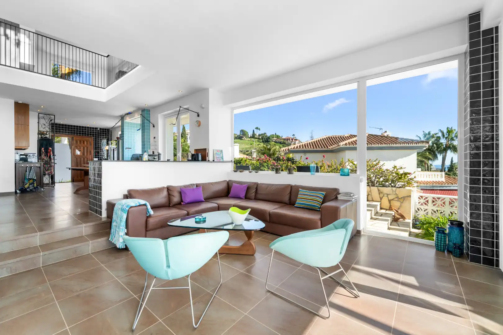 Sala d'estar de Casa o xalet en venda en Benalmádena amb Aire condicionat, Calefacció i Jardí privat
