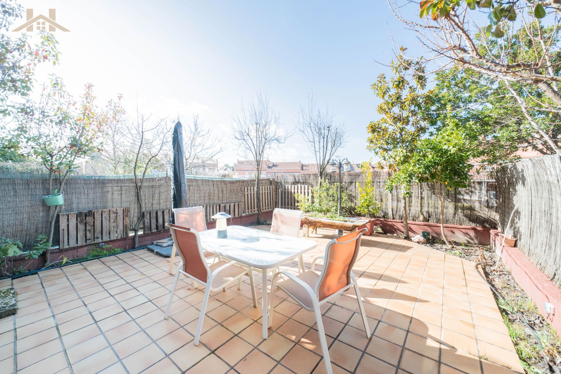 Terrassa de Casa adosada en venda en Móstoles amb Aire condicionat, Calefacció i Jardí privat