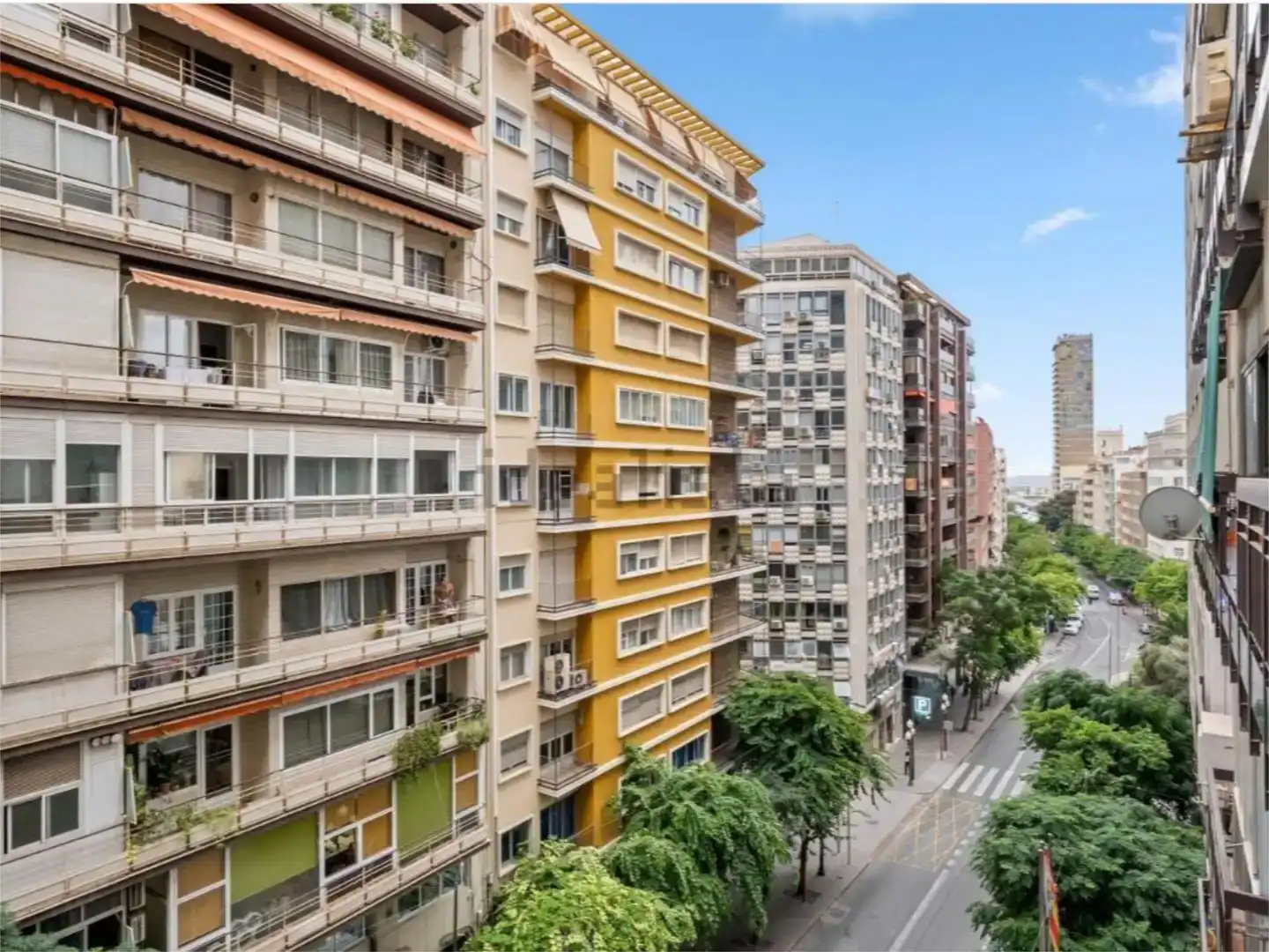 Exterior view of Study for rent in Alicante / Alacant  with Air Conditioner, Storage room and Furnished