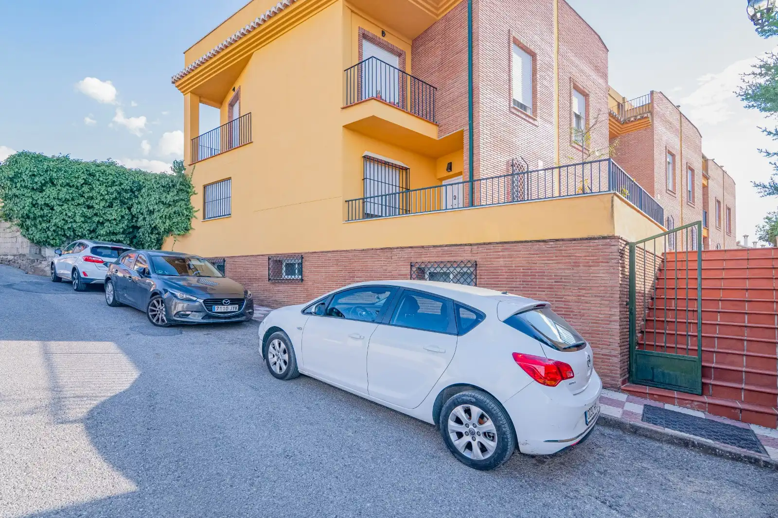 Vista exterior de Casa o chalet en venta en Cájar con Aire acondicionado, Terraza y Amueblado
