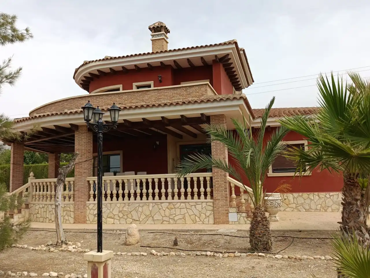 Maison rustique avec jardin à vendre à Crevillent