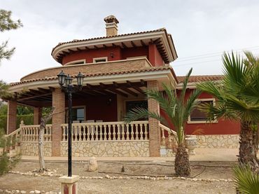 Maison rustique avec jardin à vendre à Crevillent