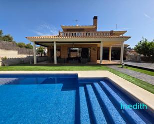Piscina de Casa o xalet en venda en Calafell amb Aire condicionat, Calefacció i Jardí privat