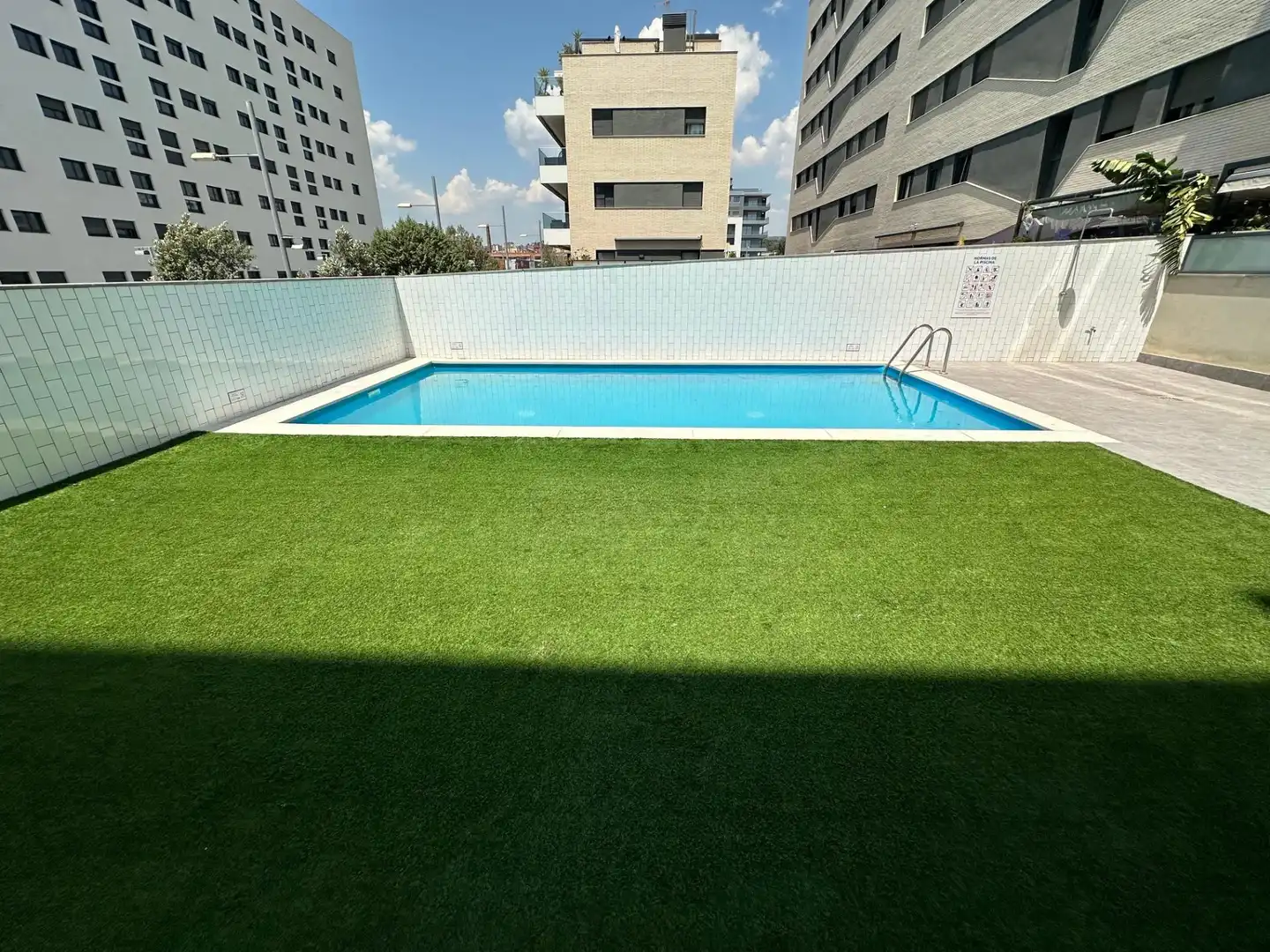 Piscina de Piso de alquiler en Badalona con Calefacción, Parquet y Trastero