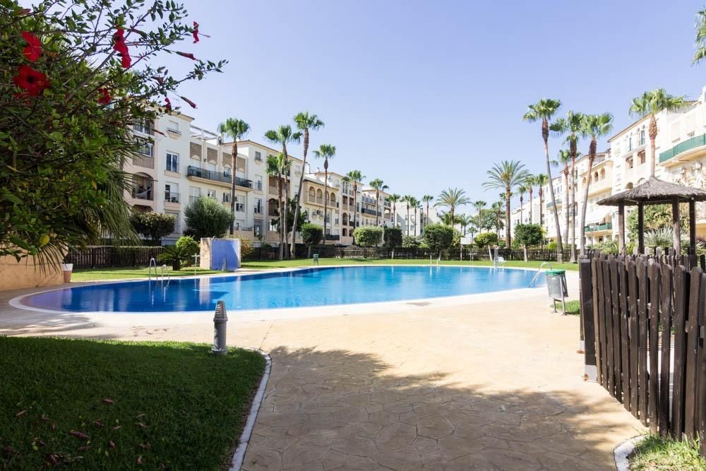Swimming pool of Flat for sale in El Puerto de Santa María  with Air Conditioner, Heating and Private garden