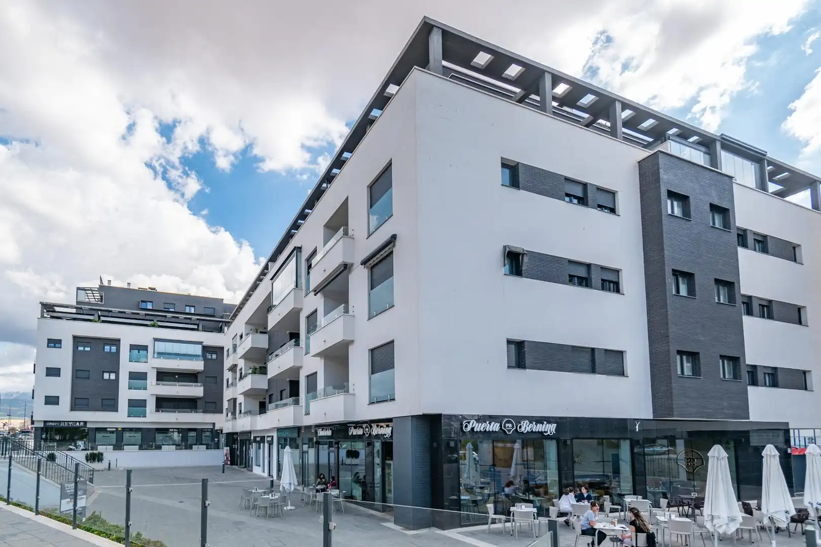 Vista exterior de Pis en venda en Armilla amb Calefacció, Terrassa i Traster