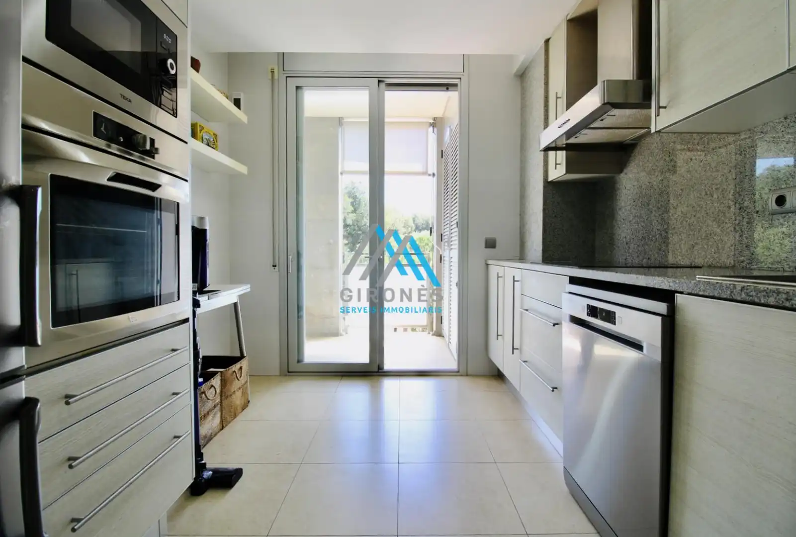 Cocina de Piso de alquiler en Castell d'Aro, Platja d'Aro i s'Agaró con Aire acondicionado, Calefacción y Terraza