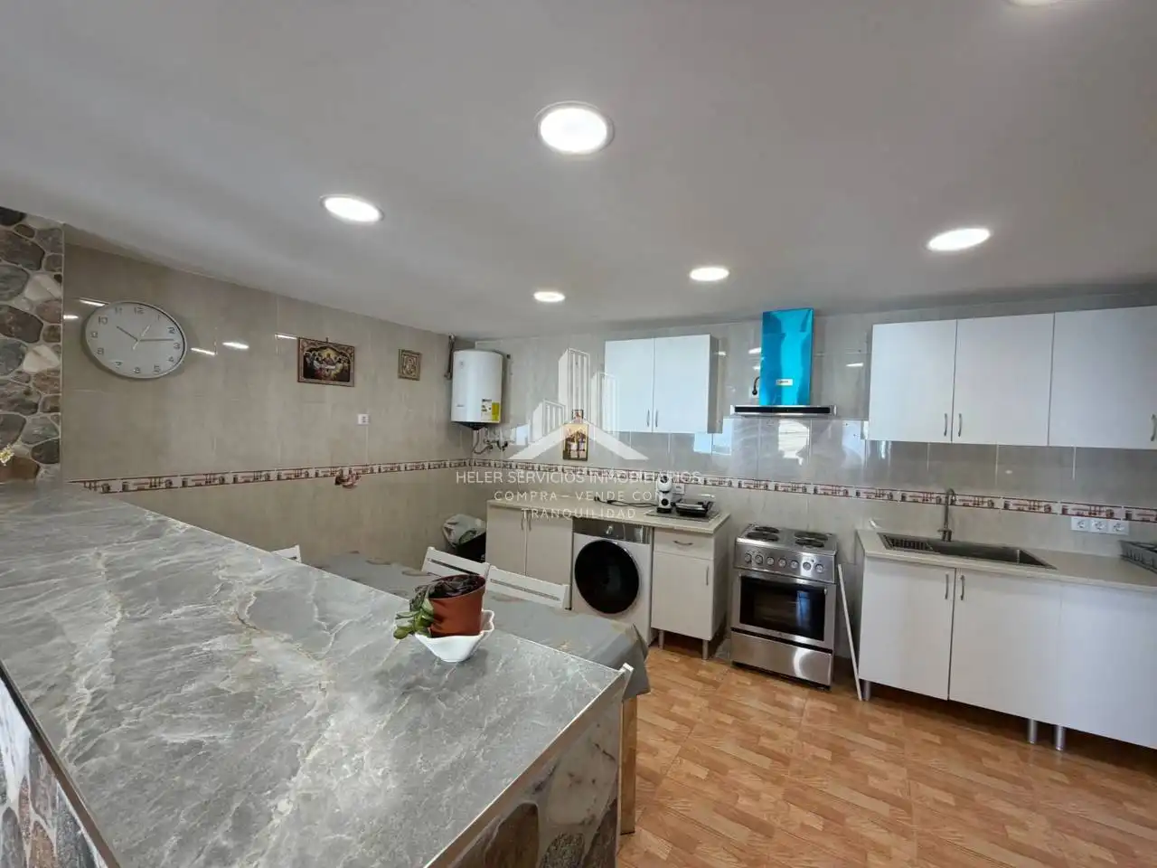Cuina de Apartament en venda en Vila-real amb Parquet, Terrassa i Traster