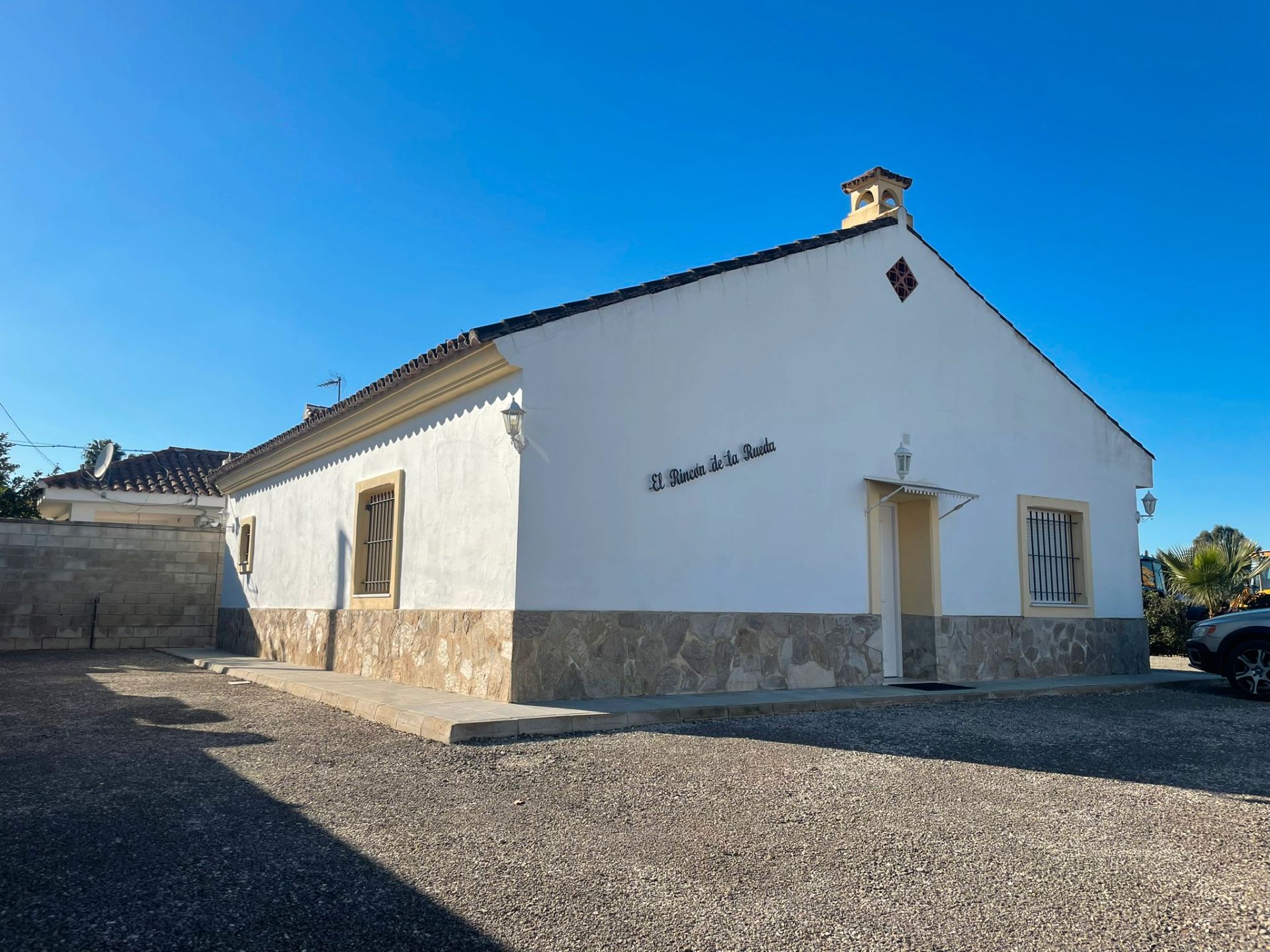 Exterior view of House or chalet for sale in Jerez de la Frontera  with Air Conditioner, Private garden and Furnished