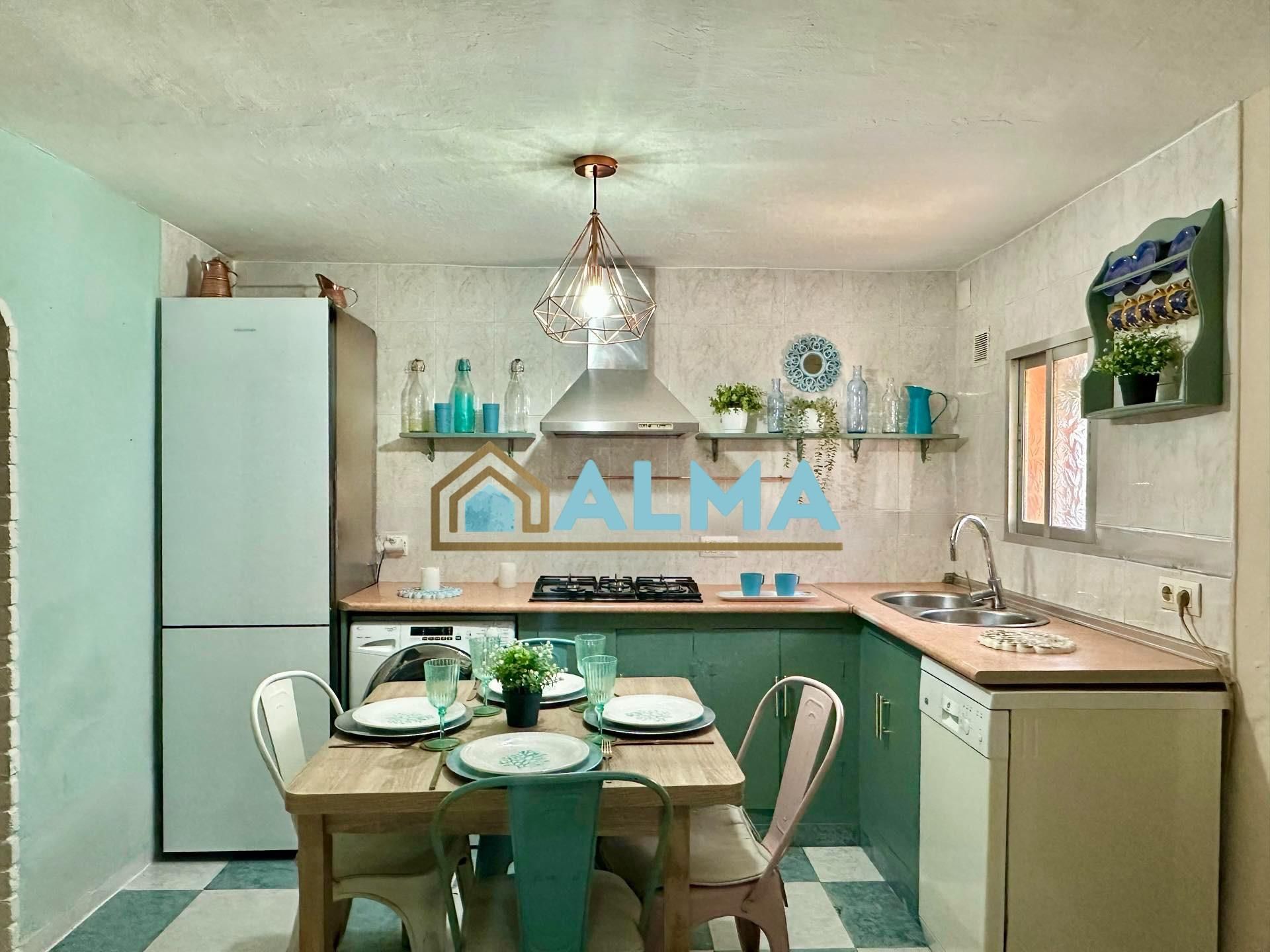Kitchen of House or chalet for sale in Algeciras  with Air Conditioner and Storage room