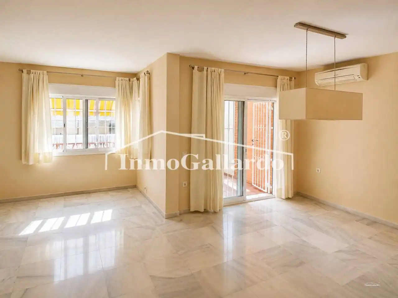 Living room of Detached homes for sale in Rincón de la Victoria  with Air Conditioner, Heating and Terrace