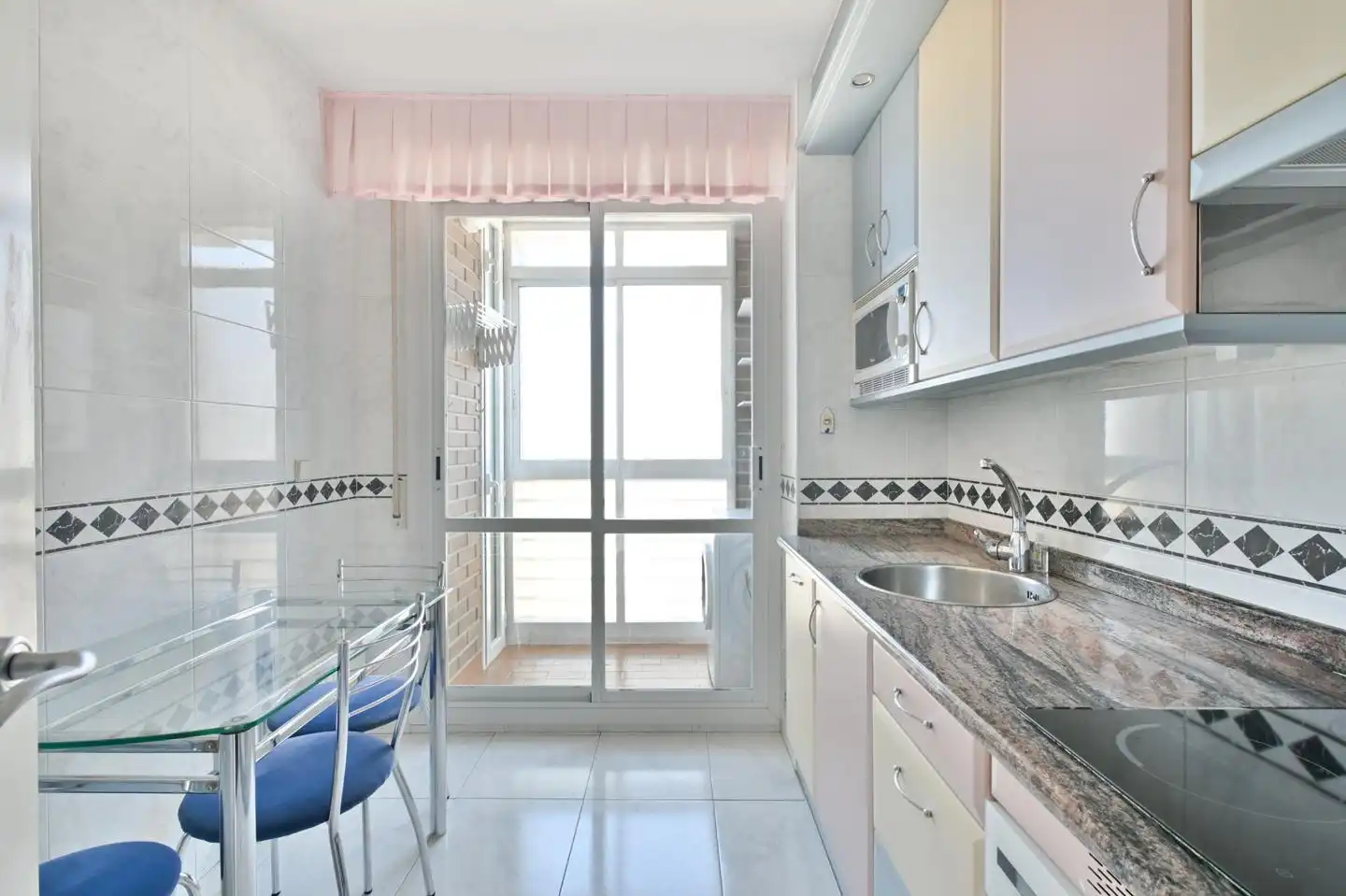 Cocina de Piso de alquiler en Barañáin / Barañain con Calefacción, Parquet y Trastero