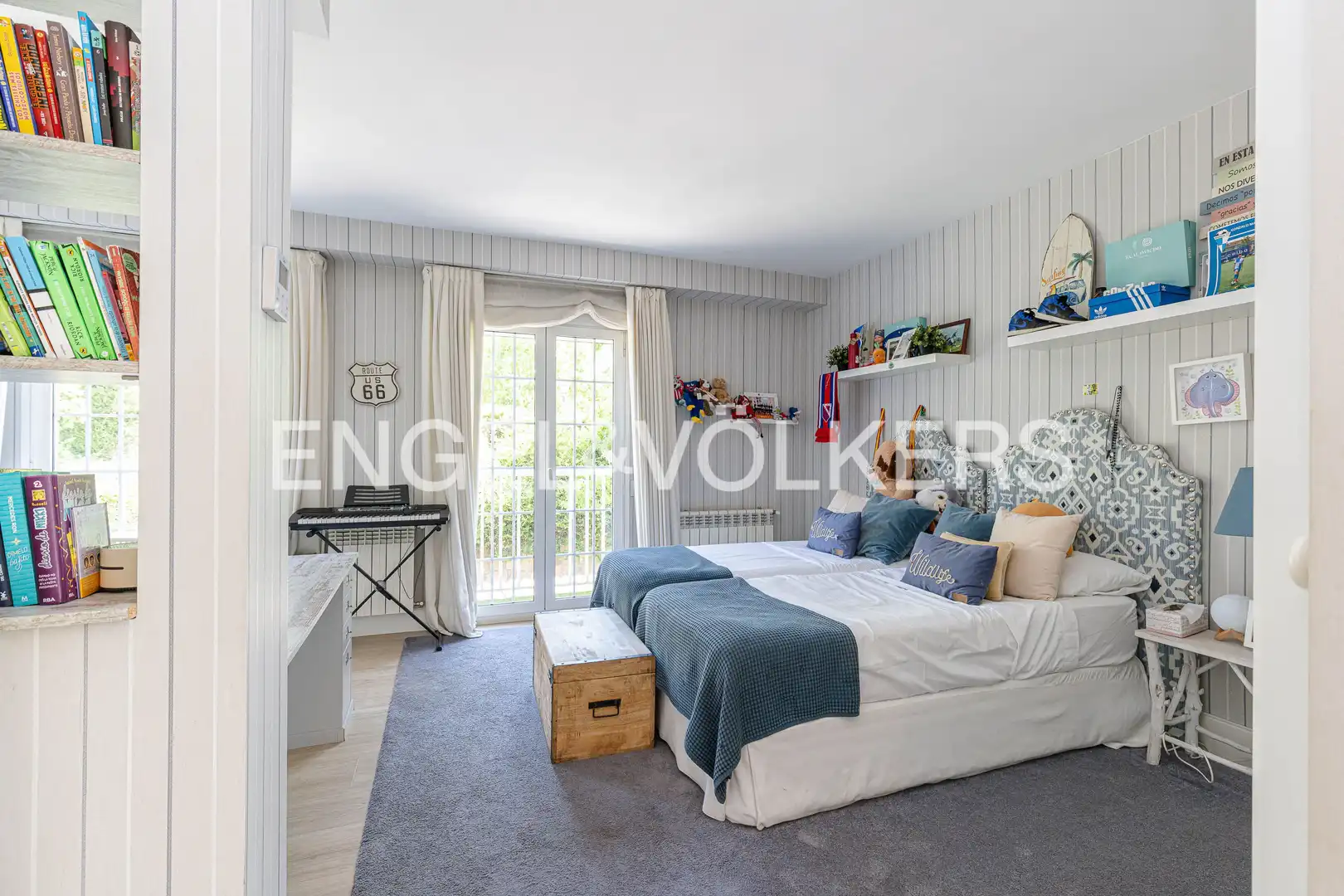 Habitación de Casa adosada en venta en Madrid con Aire acondicionado, Calefacción y Jardín privado
