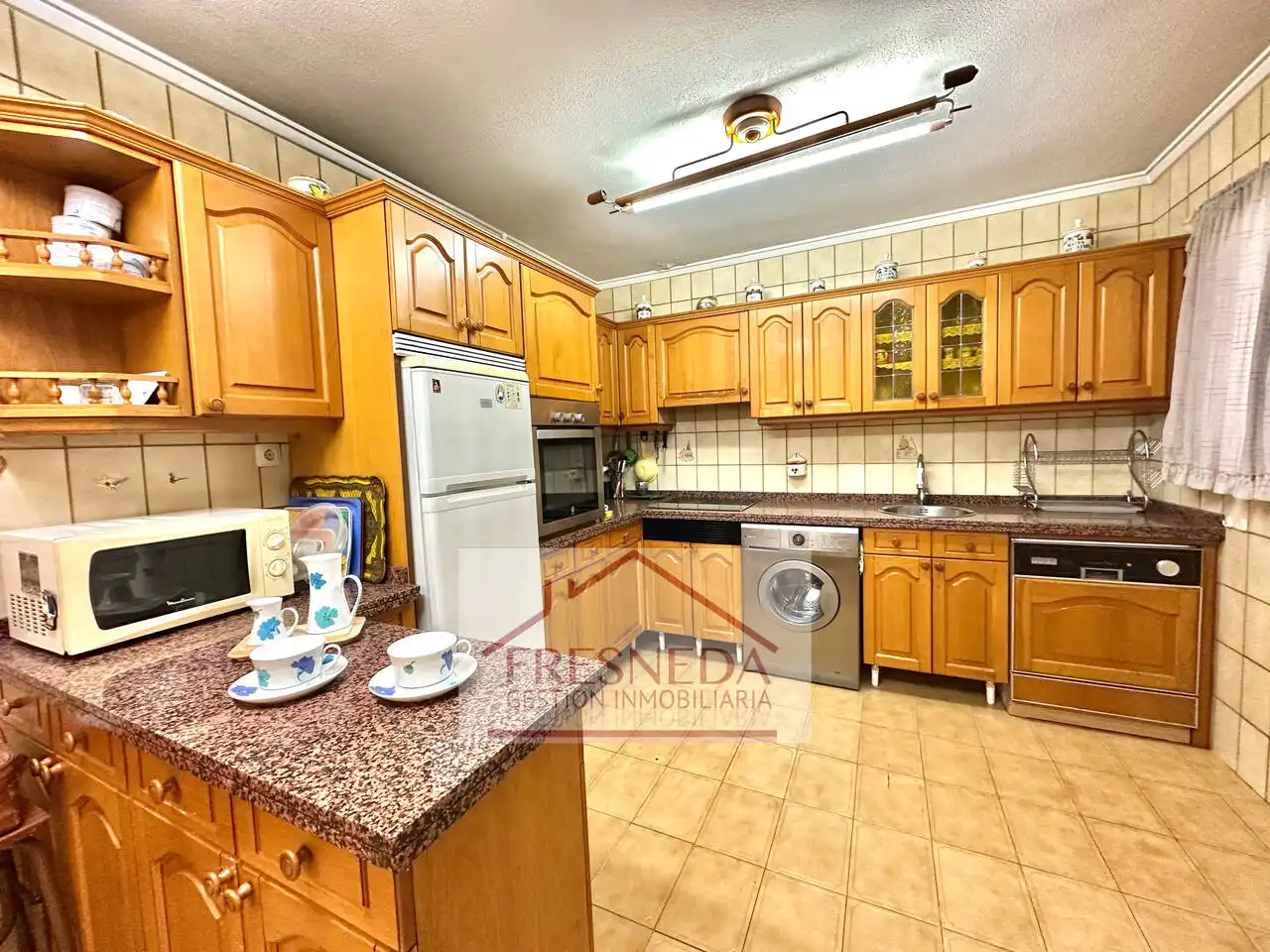 Cocina de Piso en venta en Oviedo  con Calefacción, Terraza y Trastero