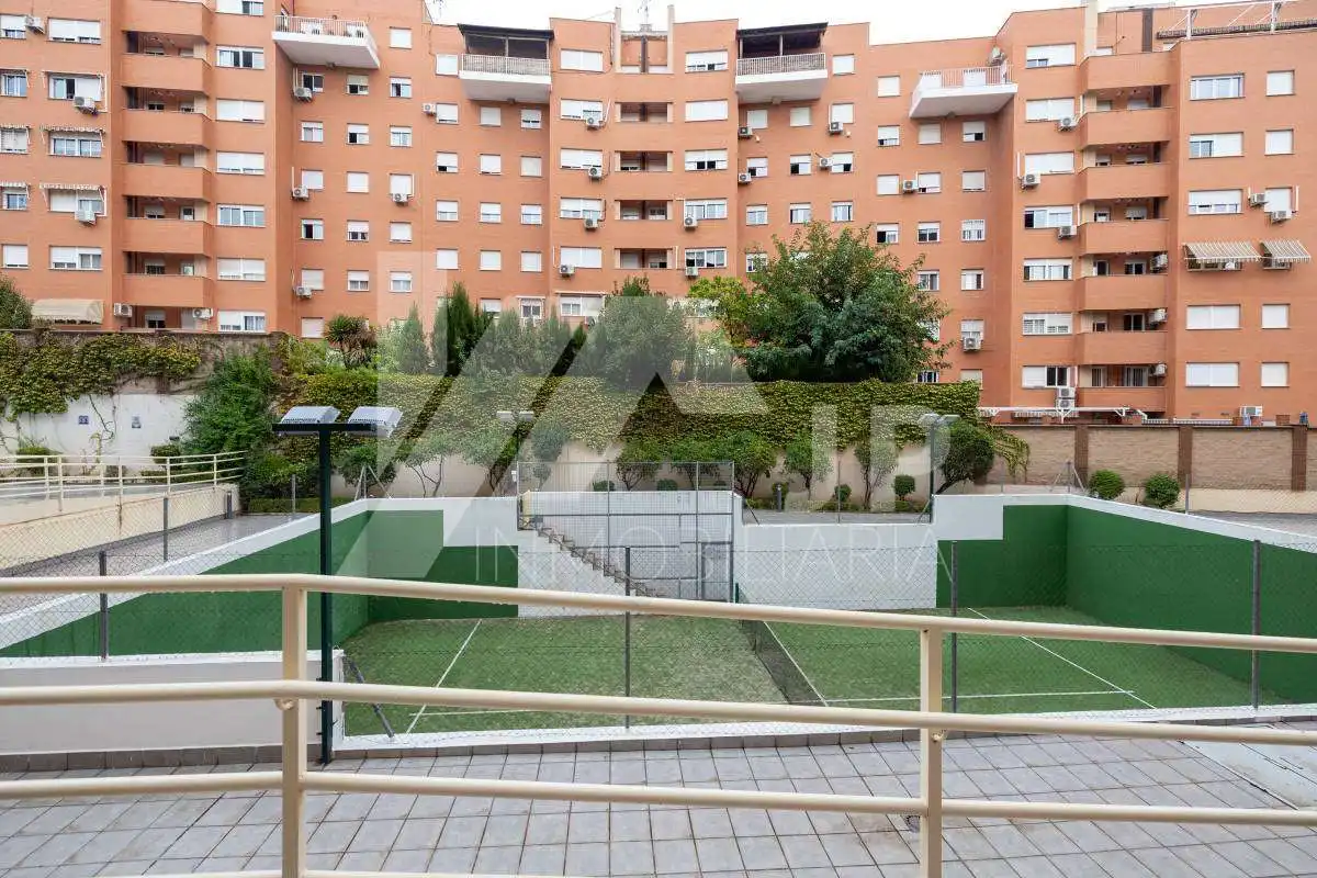 Piso con piscina en venta en Calle Cádiar 10, imagen 24