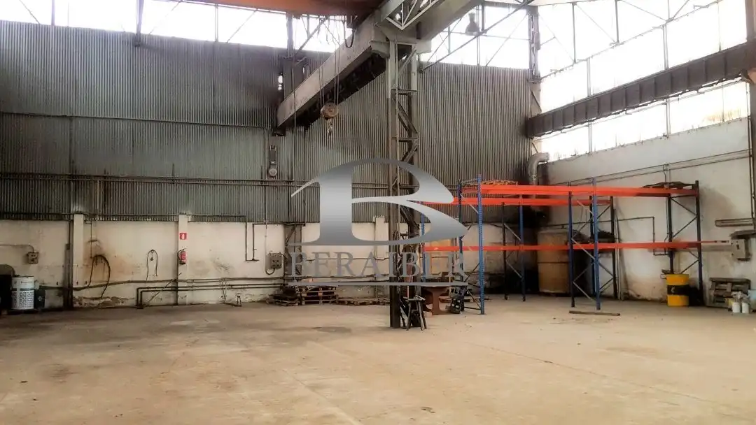 Fabrikhallen zur Miete in Alonsotegi