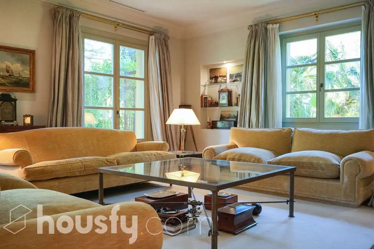 Living room of Houses for sale in Pozuelo de Alarcón  with Air Conditioner, Heating and Private garden