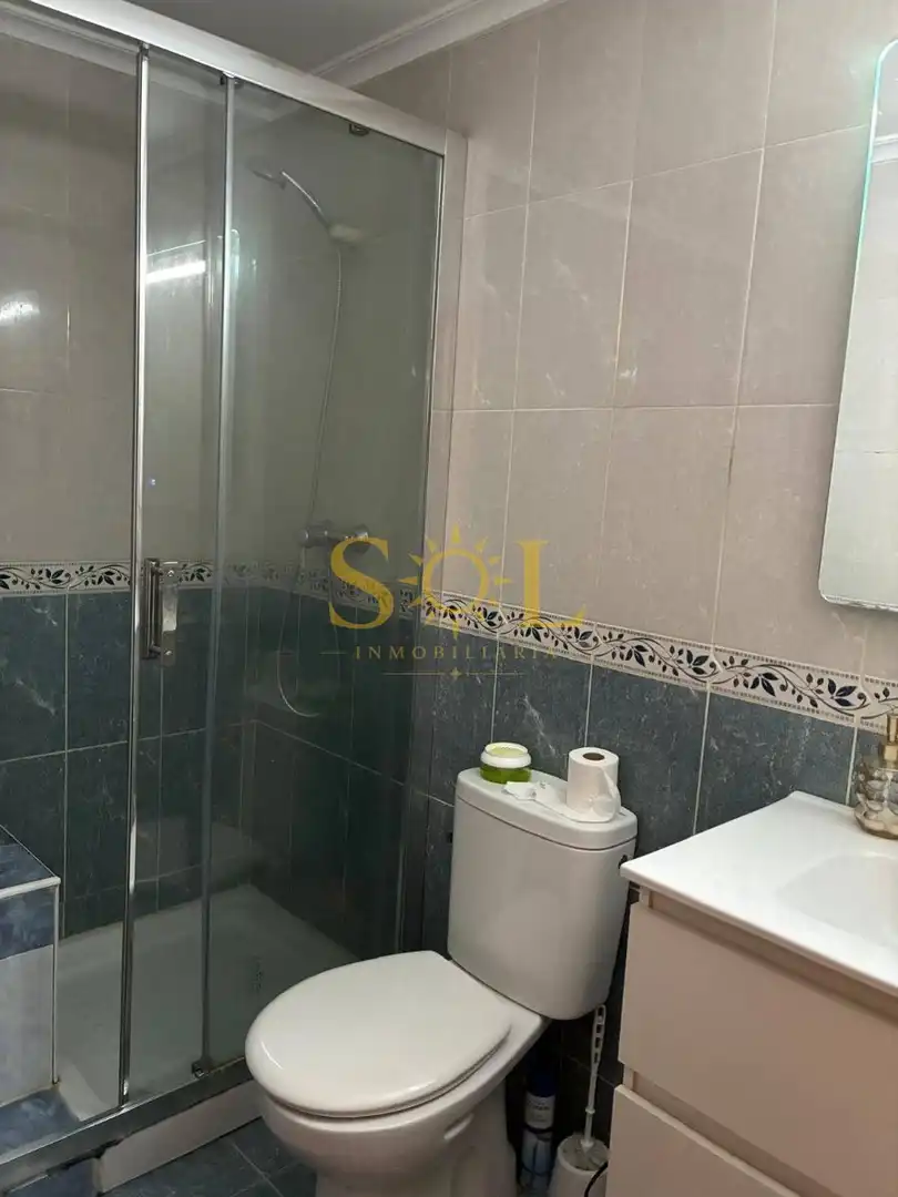 Badezimmer von Dachboden zum Verkauf in León Capital  mit Heizung, Parkett und Möbliert