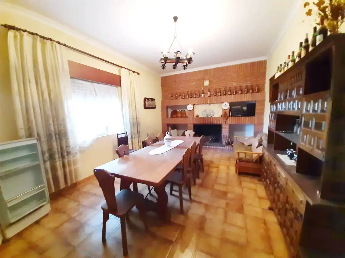 Chalet con piscina en venta en Valdepeñas, imagen 4