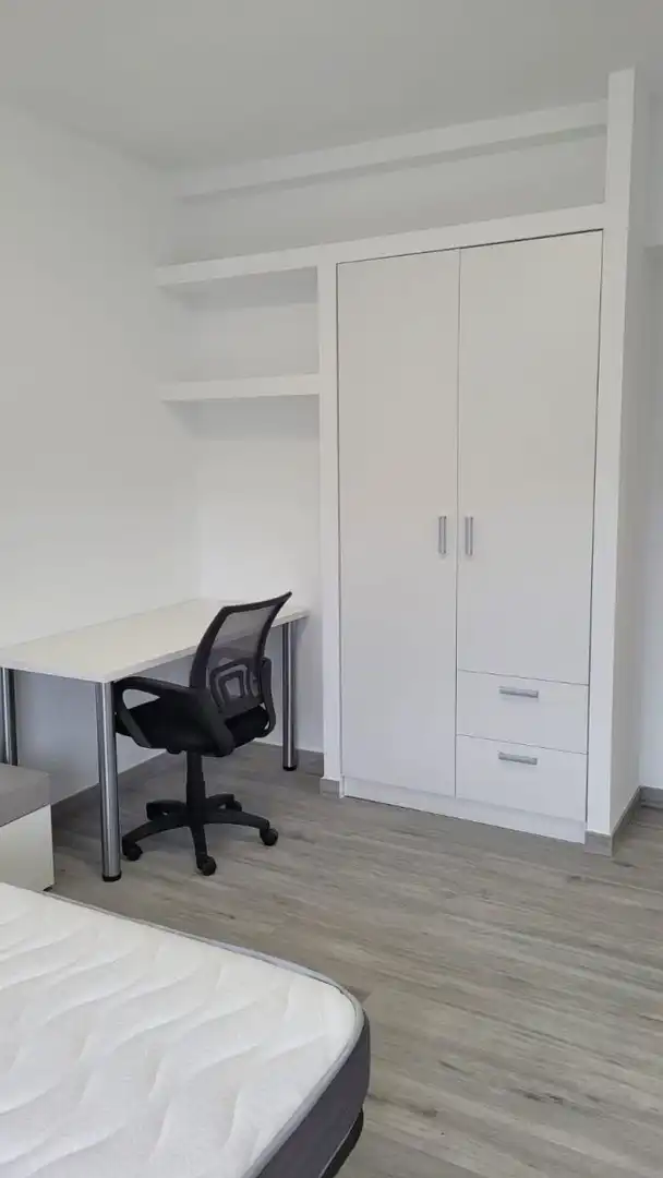 Schlafzimmer von Wohnung zur Miete in Salamanca mit Heizung, Möbliert und Balkon