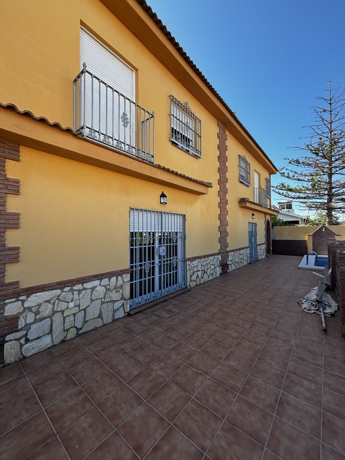 Exterior view of Single-family semi-detached for sale in Málaga Capital  with Air Conditioner, Heating and Parquet flooring
