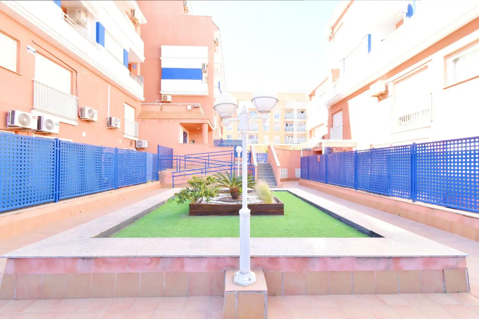 Terrassa de Estudi en venda en Roquetas de Mar amb Aire condicionat, Calefacció i Jardí privat