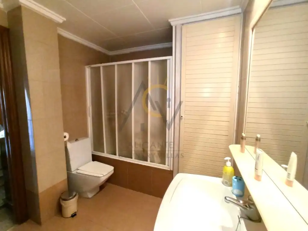 Bany de Àtic en venda en Monóvar  / Monòver amb Aire condicionat, Terrassa i Forn