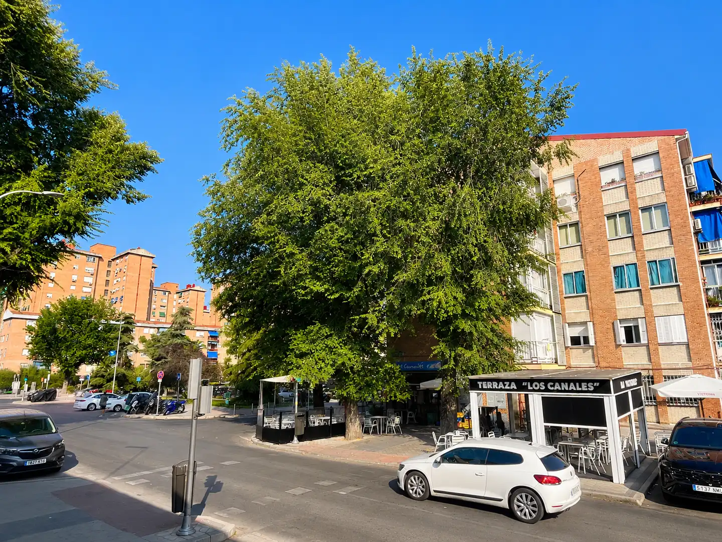 Vista exterior de Dúplex en venta en Madrid con Aire acondicionado, Calefacción y Jardín privado