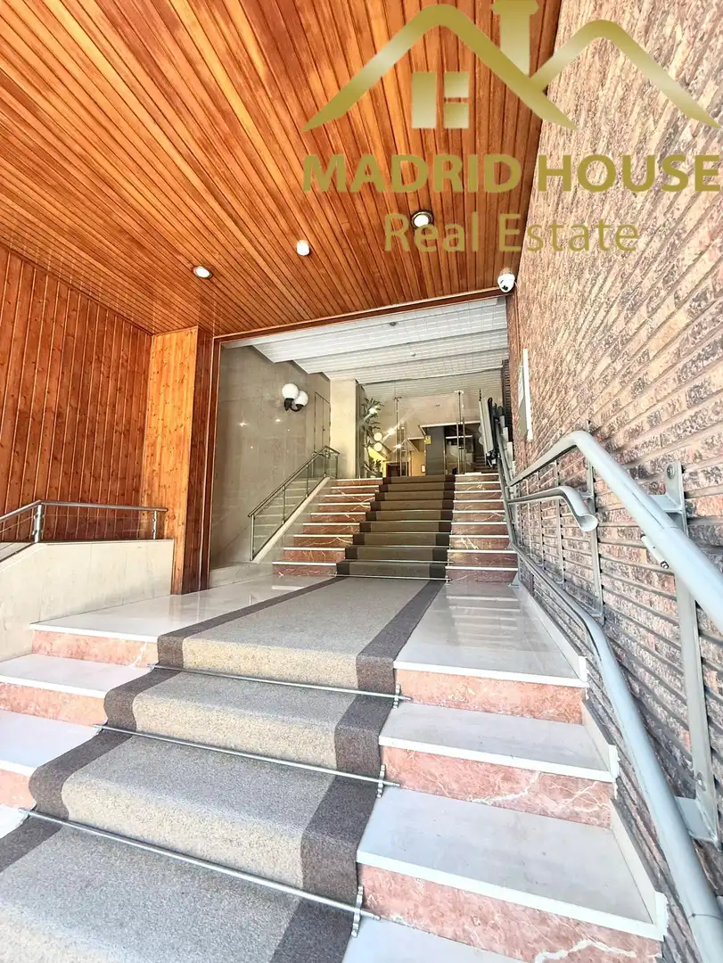 Büro zur Miete in Madrid mit Heizung und Terrasse
