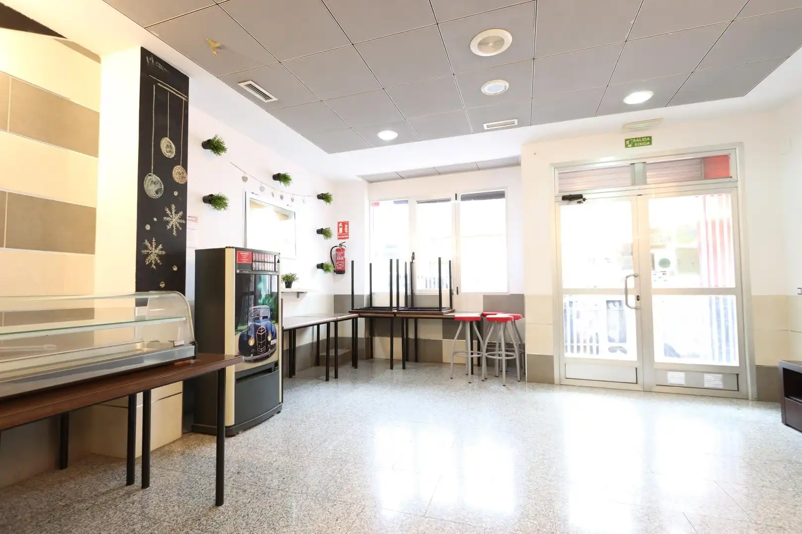 Local comercial de lloguer a Núcleo Urbano, imagen 4