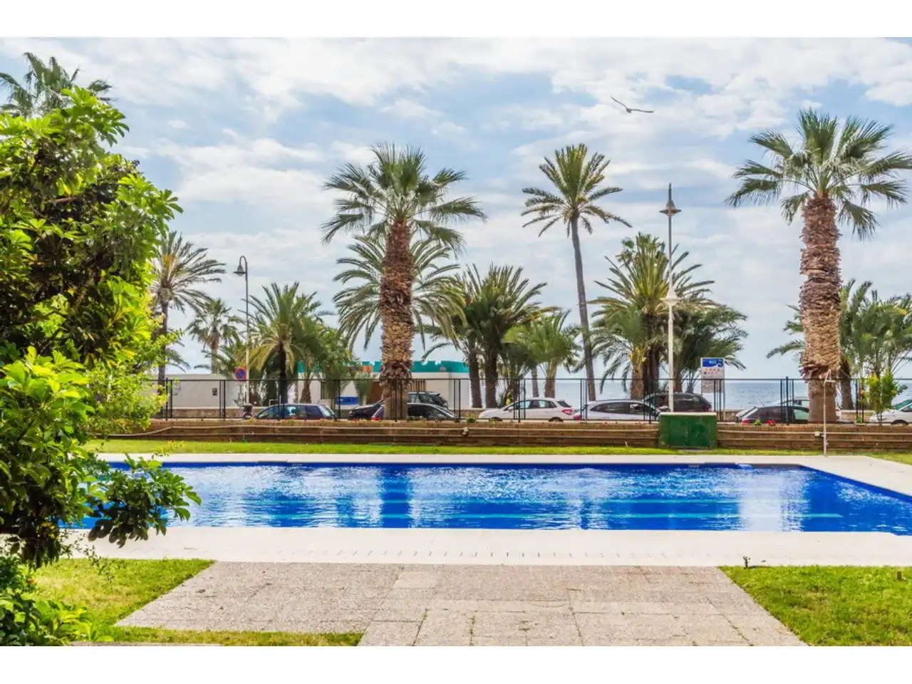 Piscina de Apartament en venda en Almuñécar amb Terrassa, Moblat i Alarma