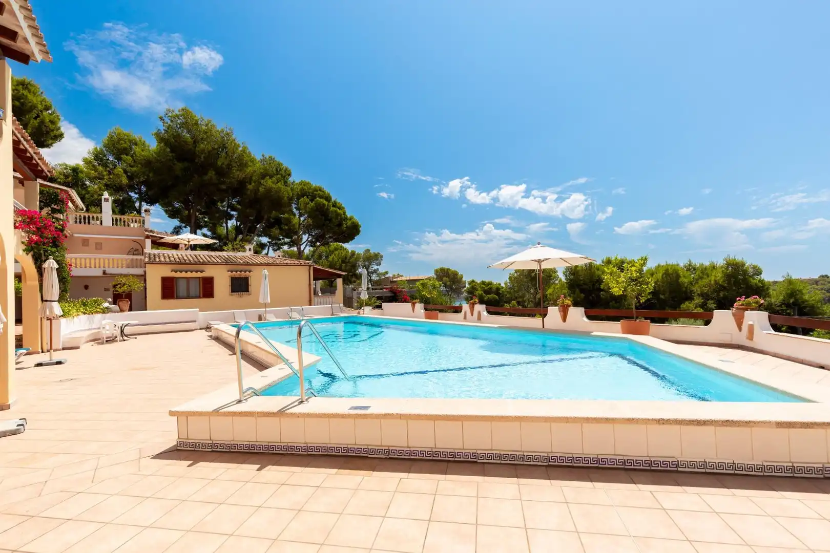 Swimming pool of Flat for sale in Calvià  with Air Conditioner, Private garden and Terrace