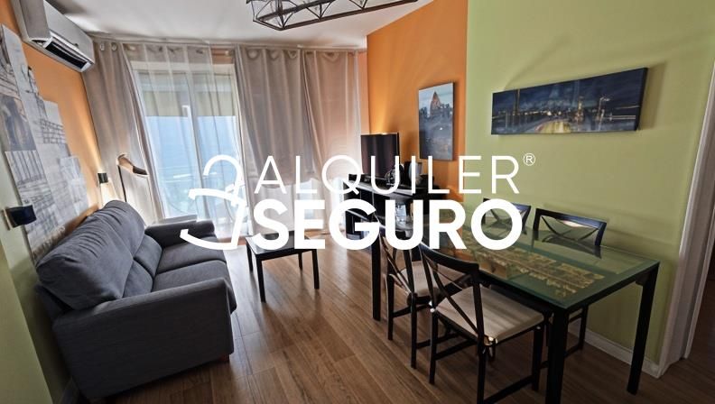 Sala d'estar de Pis de lloguer en  Sevilla Capital amb Aire condicionat i Moblat